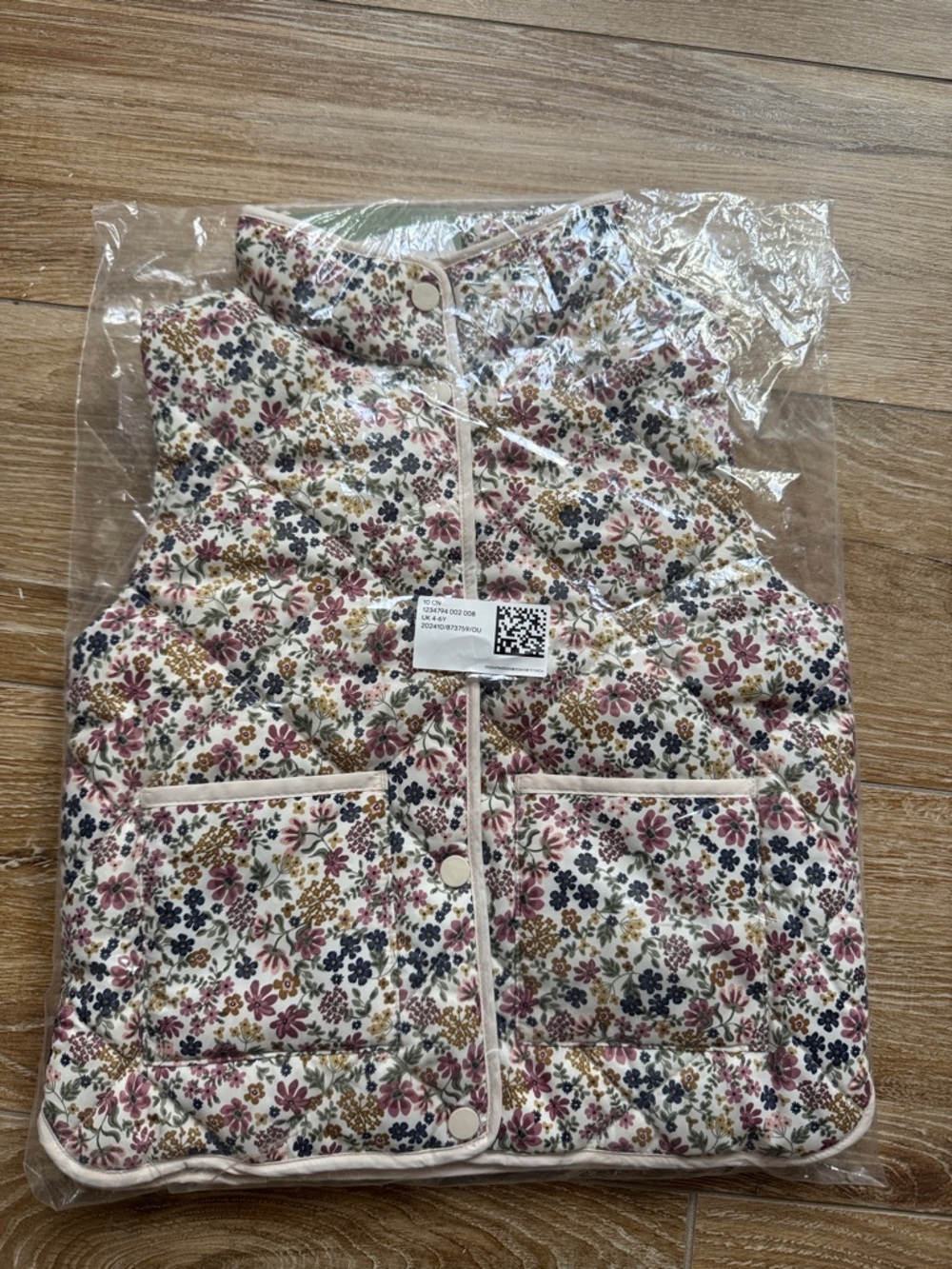 H&M Floral Quilted Vest in White, Pink, Blue, Brown